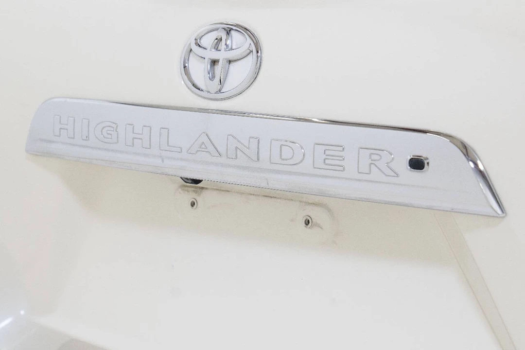 2013 Toyota Highlander - Image 11 of 21