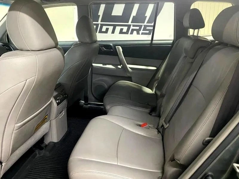 2013 Toyota Highlander - Image 10 of 12