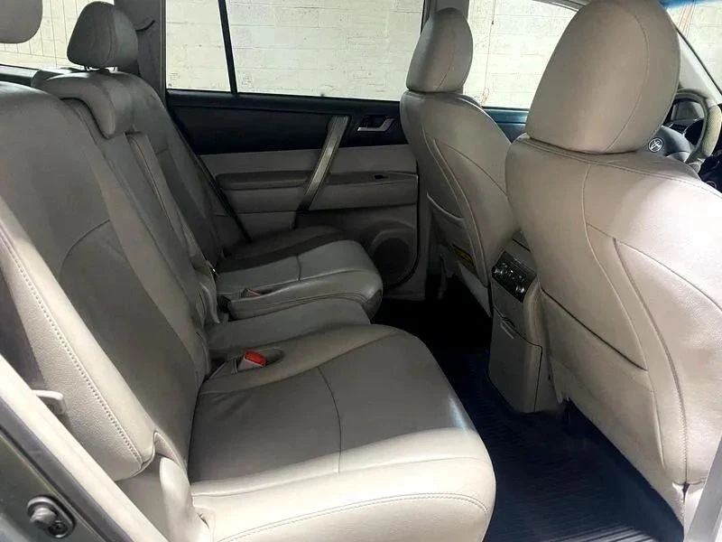 2013 Toyota Highlander - Image 11 of 12