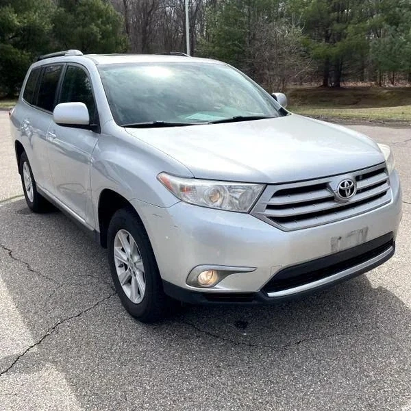 2013 Toyota Highlander - Image 10 of 12