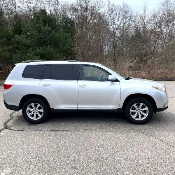 2013 Toyota Highlander - Image 9 of 12
