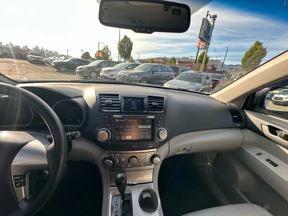 2013 Toyota Highlander - Image 19 of 20