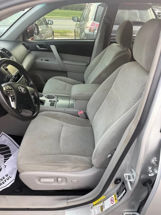 2013 Toyota Highlander - Image 16 of 17