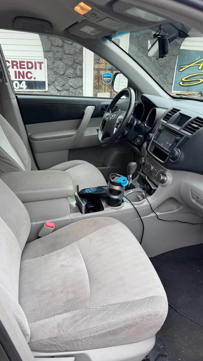 2013 Toyota Highlander - Image 9 of 14