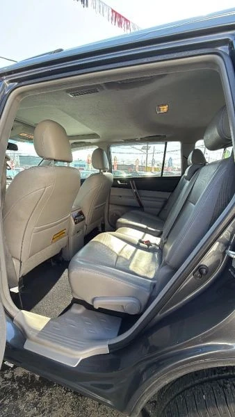 2013 Toyota Highlander - Image 6 of 7