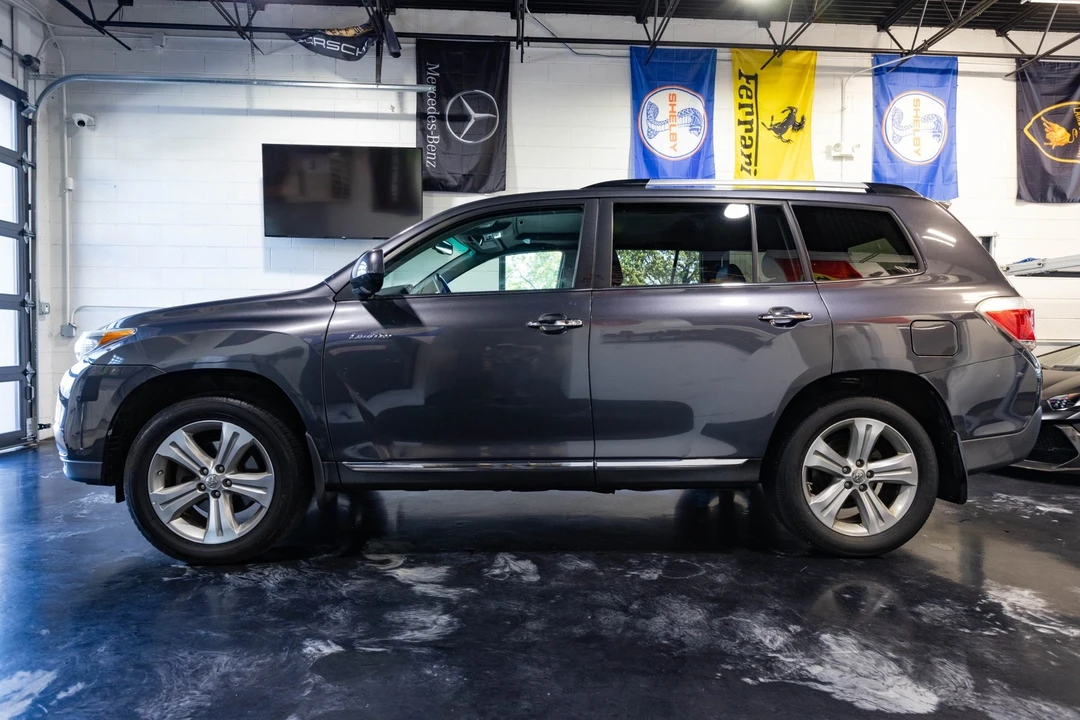 2013 Toyota Highlander - Image 3 of 12
