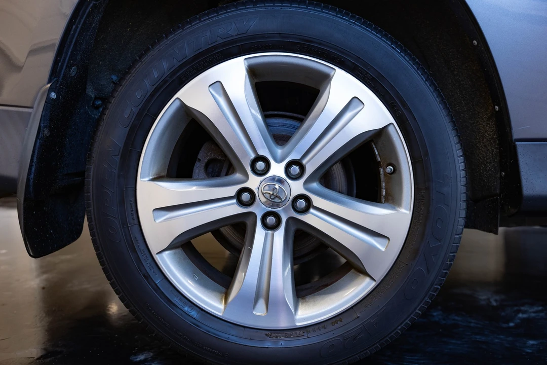 2013 Toyota Highlander - Image 15 of 21