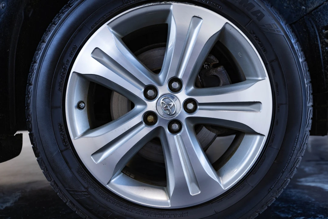 2013 Toyota Highlander - Image 19 of 21