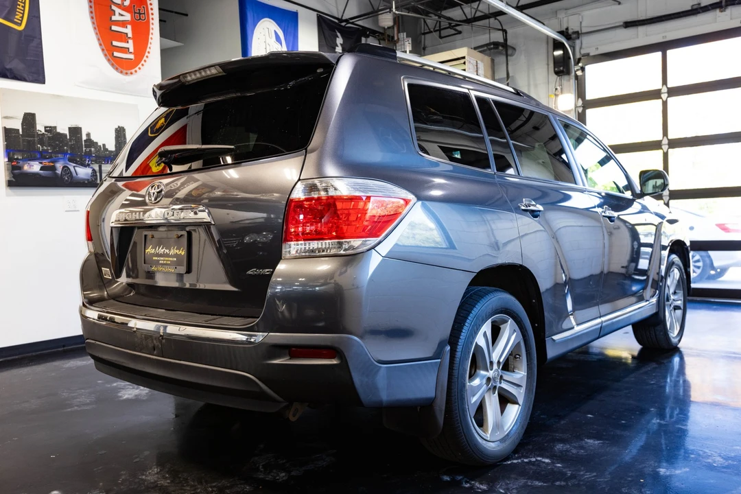 2013 Toyota Highlander - Image 13 of 21