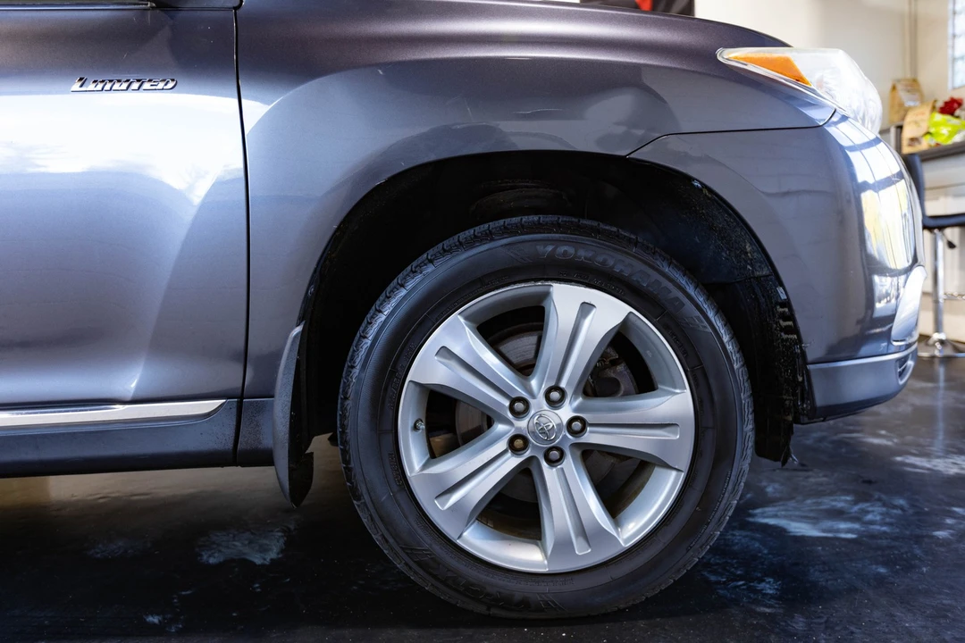 2013 Toyota Highlander - Image 18 of 21