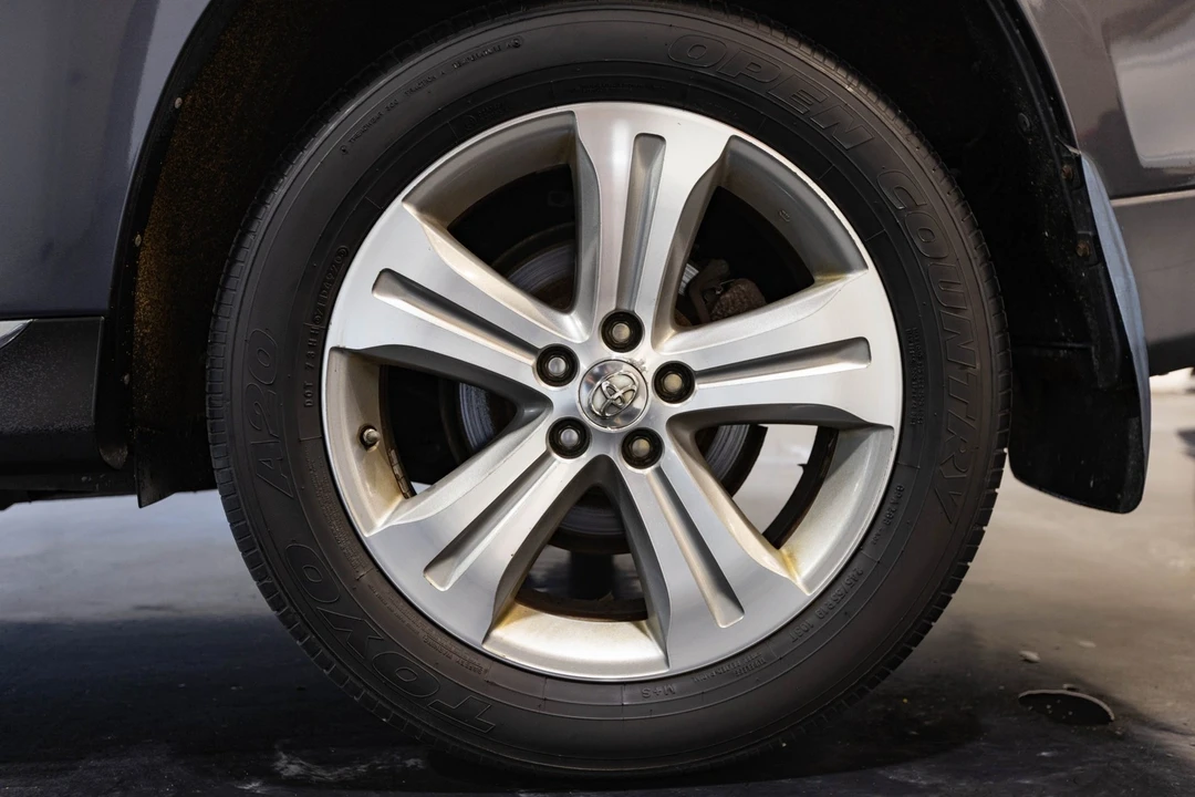 2013 Toyota Highlander - Image 9 of 12