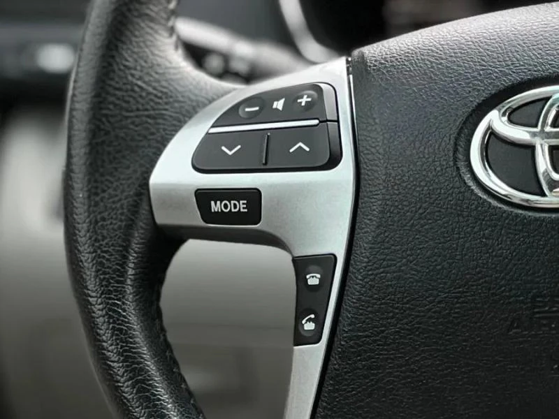 2013 Toyota Highlander - Image 11 of 12