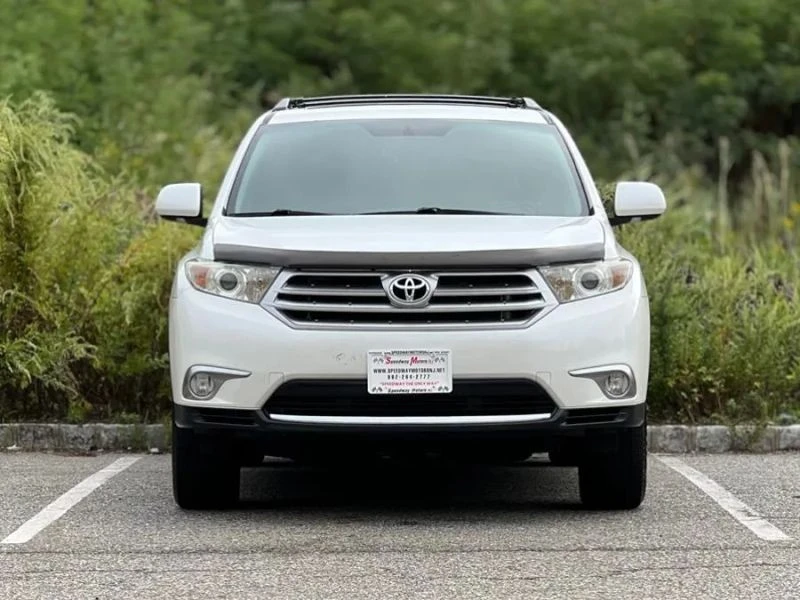 2013 Toyota Highlander - Image 3 of 12