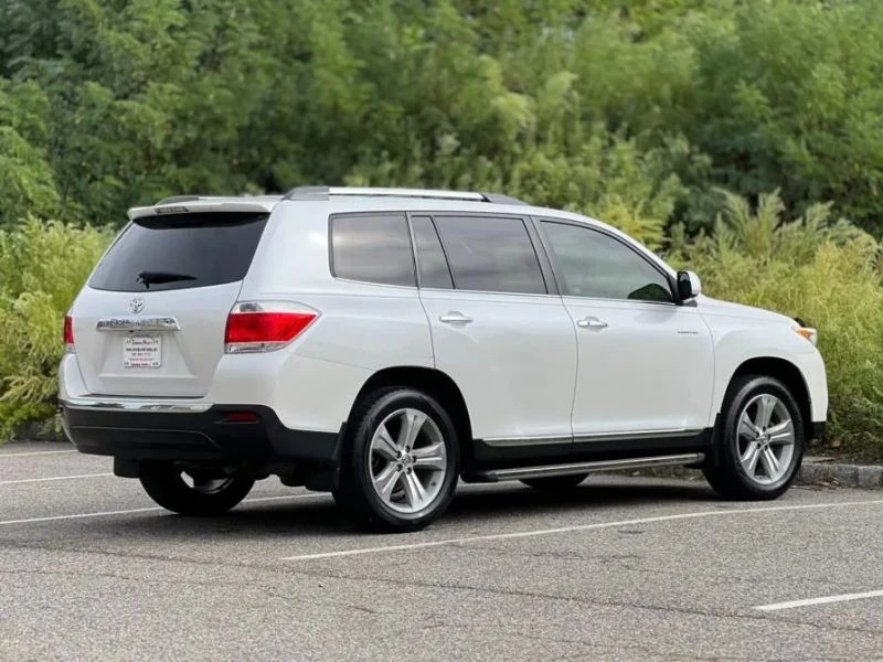 2013 Toyota Highlander - Image 8 of 12