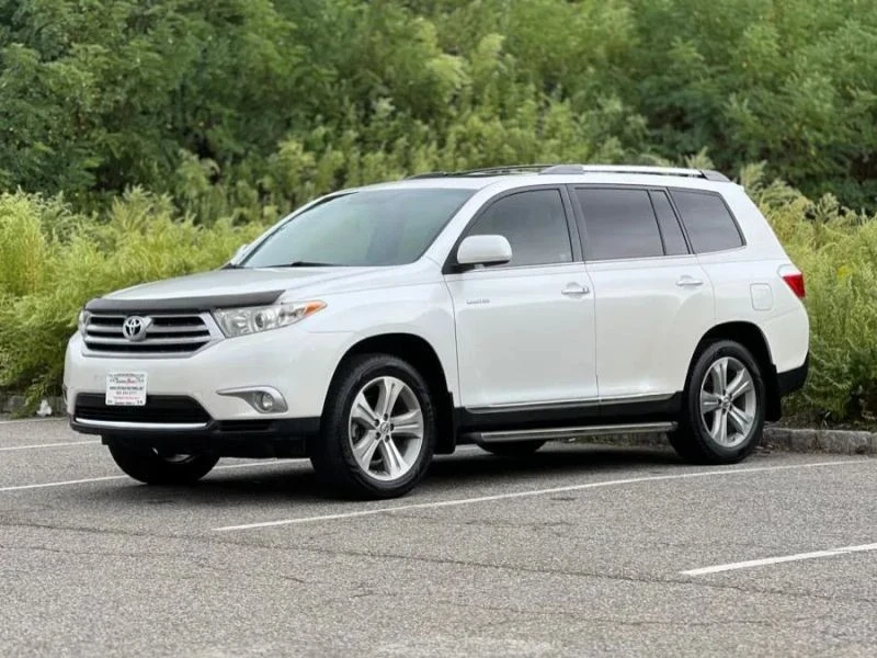 2013 Toyota Highlander - Image 4 of 12