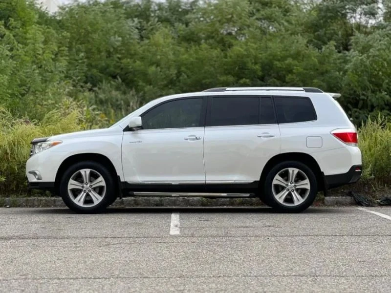 2013 Toyota Highlander - Image 5 of 12