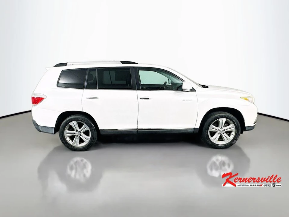 2013 Toyota Highlander - Image 8 of 12