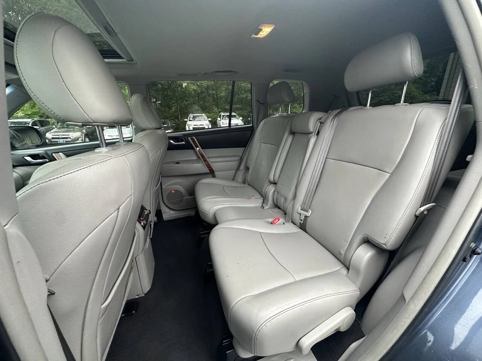2013 Toyota Highlander - Image 13 of 21