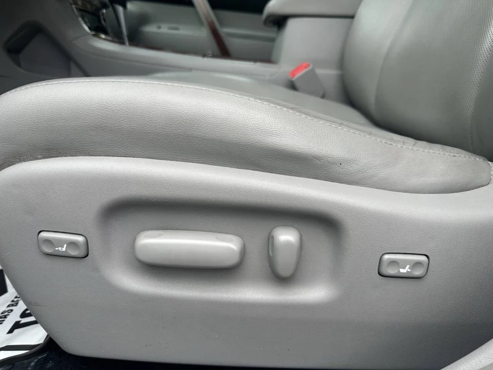 2013 Toyota Highlander - Image 10 of 21