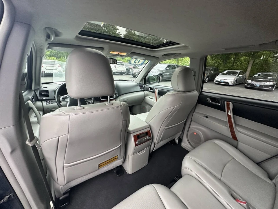 2013 Toyota Highlander - Image 14 of 21