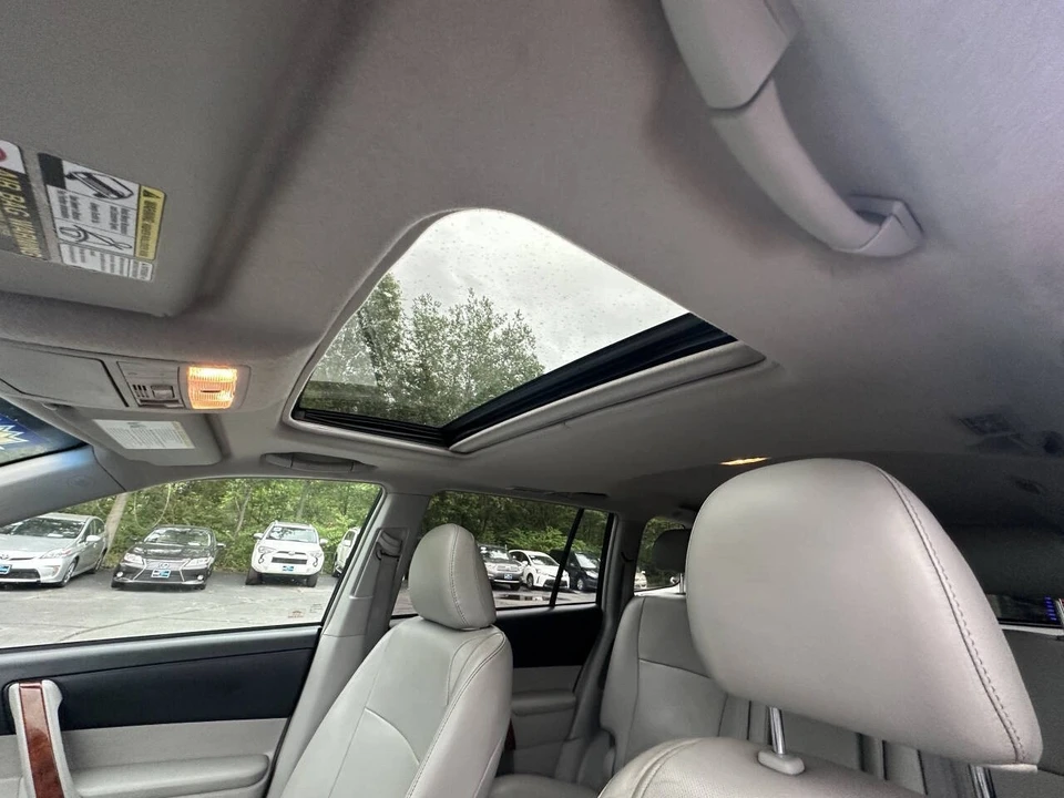 2013 Toyota Highlander - Image 9 of 21