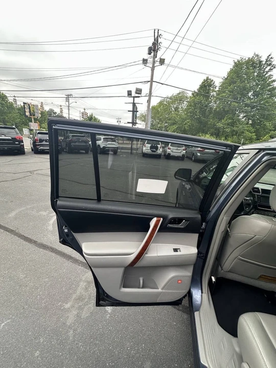 2013 Toyota Highlander - Image 17 of 21