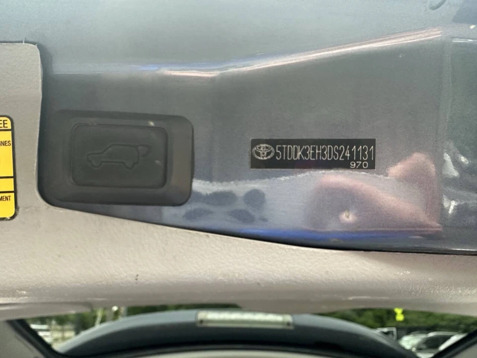 2013 Toyota Highlander - Image 19 of 21