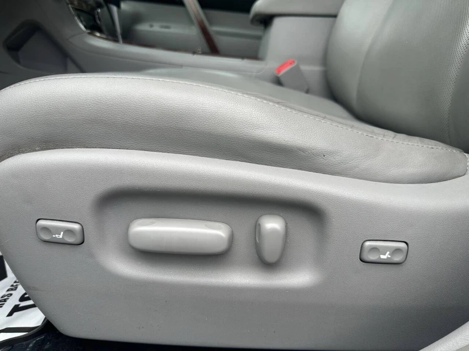 2013 Toyota Highlander - Image 10 of 21