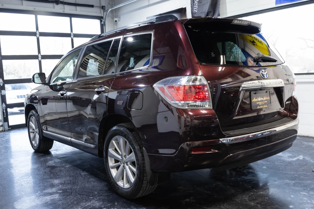 2013 Toyota Highlander - Image 9 of 12