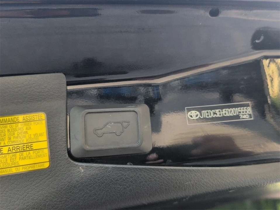 2013 Toyota Highlander - Image 12 of 21