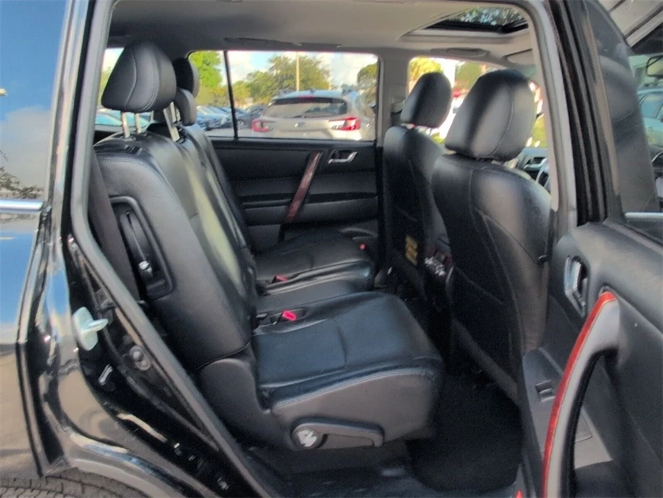 2013 Toyota Highlander - Image 16 of 21
