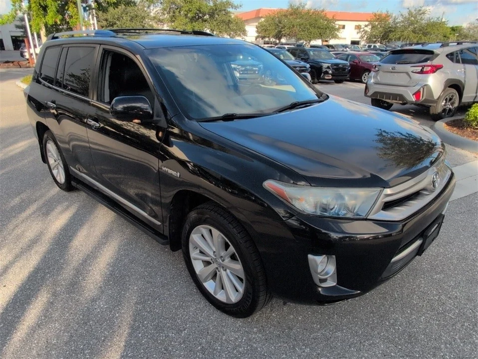 2013 Toyota Highlander - Image 2 of 21