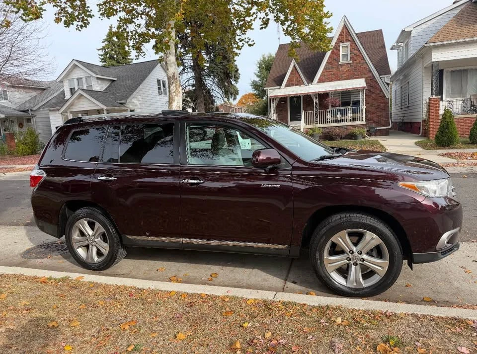 2013 Toyota Highlander - Image 7 of 10