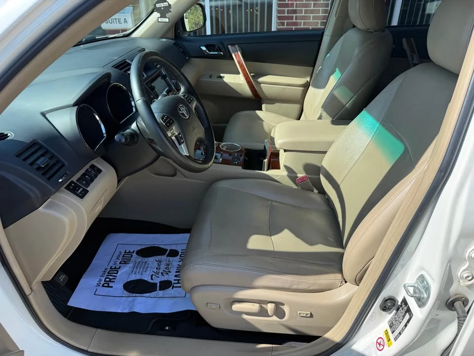 2013 Toyota Highlander - Image 8 of 20