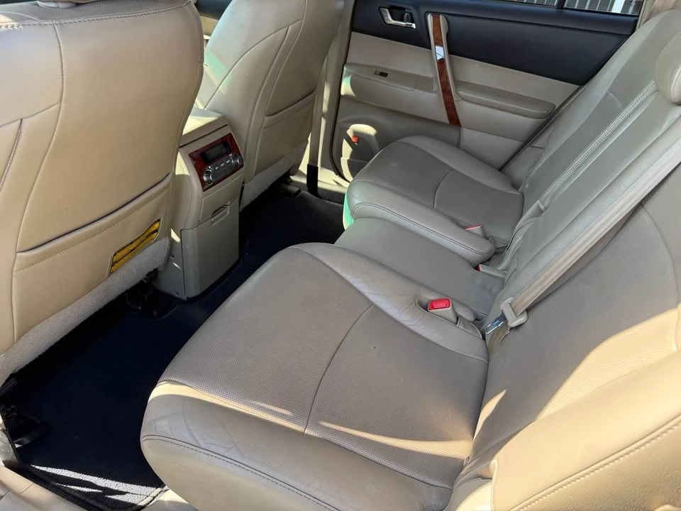 2013 Toyota Highlander - Image 17 of 20
