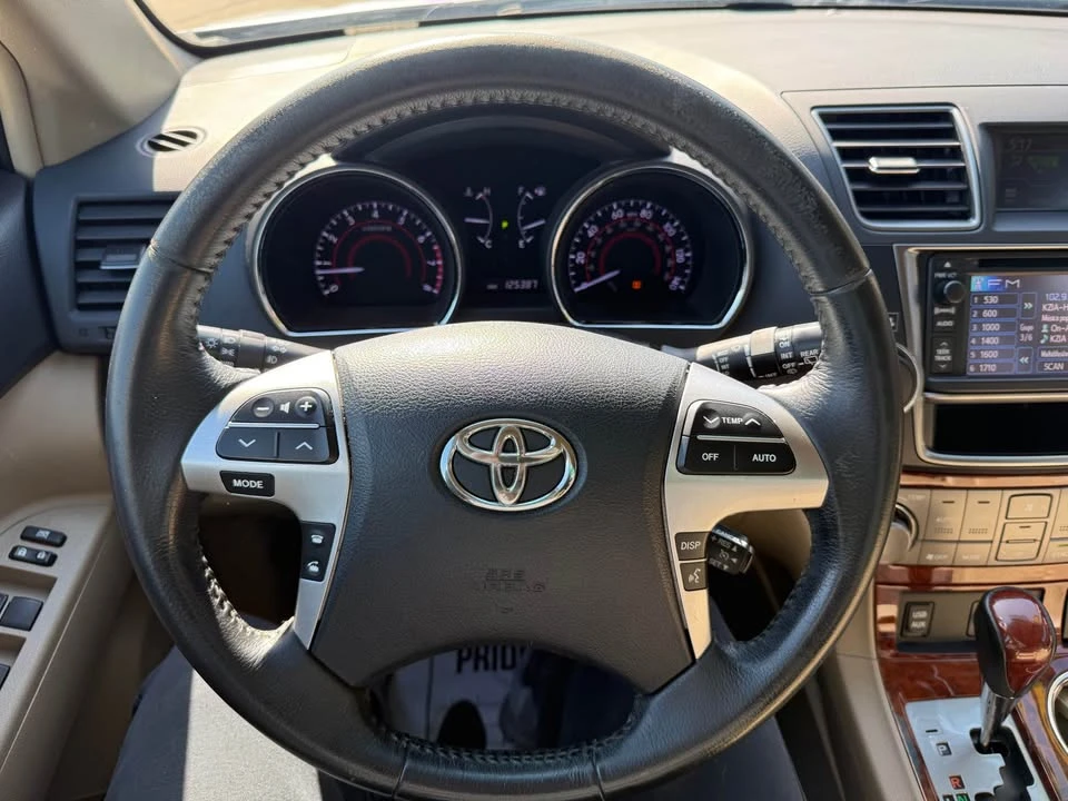 2013 Toyota Highlander - Image 9 of 20