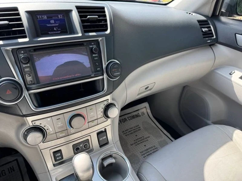 2013 Toyota Highlander - Image 12 of 12