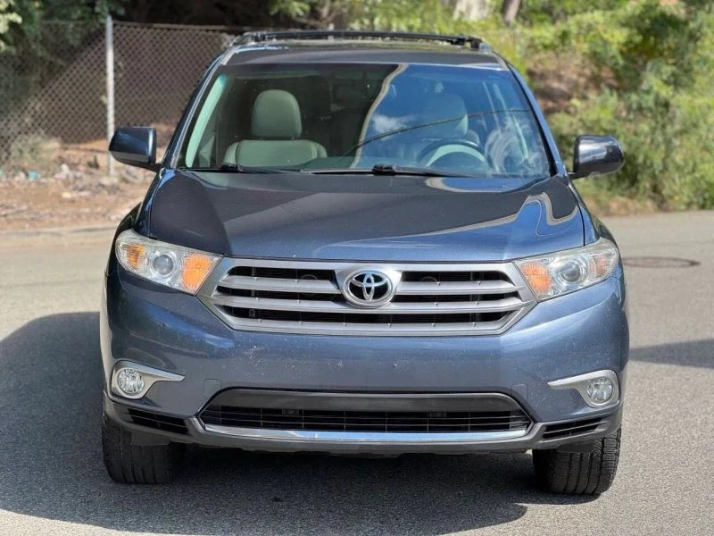 2013 Toyota Highlander - Image 2 of 12