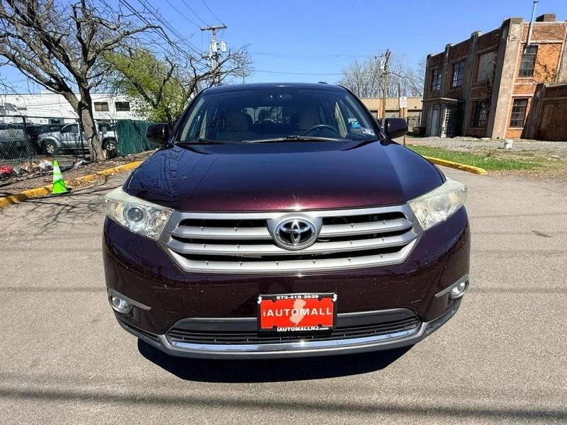 2013 Toyota Highlander - Image 10 of 12