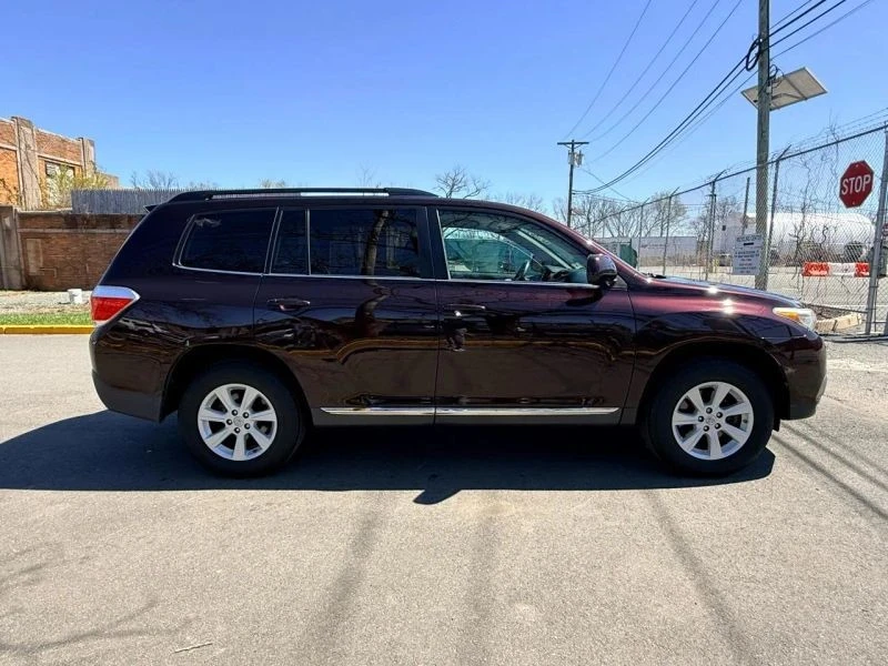 2013 Toyota Highlander - Image 4 of 12