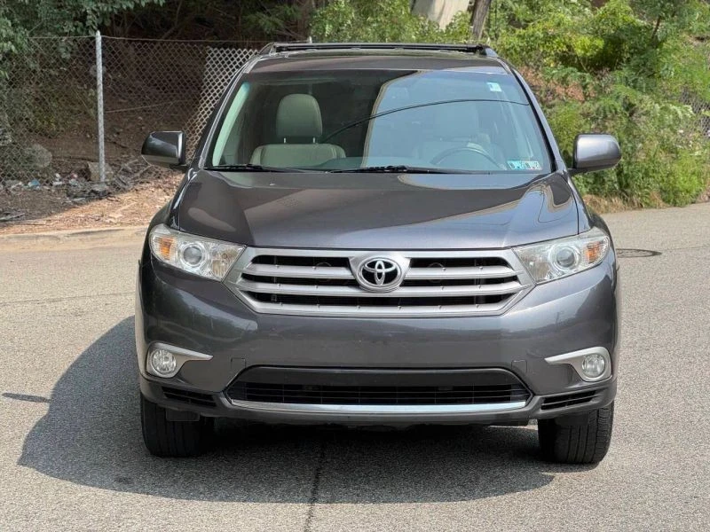 2013 Toyota Highlander - Image 2 of 12
