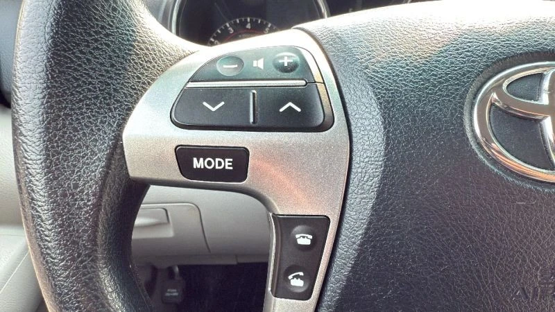 2013 Toyota Highlander - Image 12 of 12
