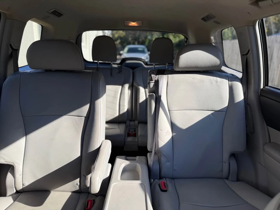 2013 Toyota Highlander - Image 8 of 8