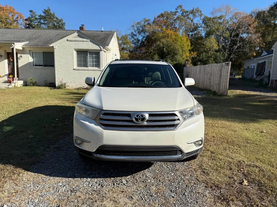 2013 Toyota Highlander - Image 4 of 8