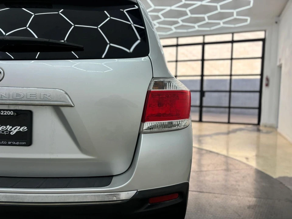 2013 Toyota Highlander - Image 17 of 18