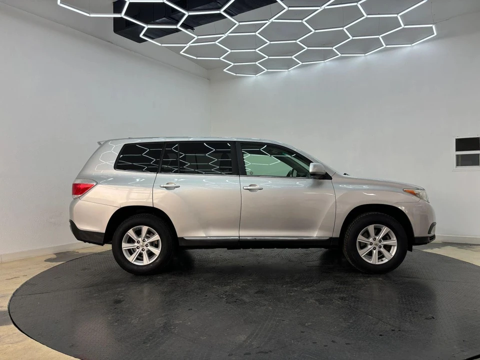 2013 Toyota Highlander - Image 3 of 18