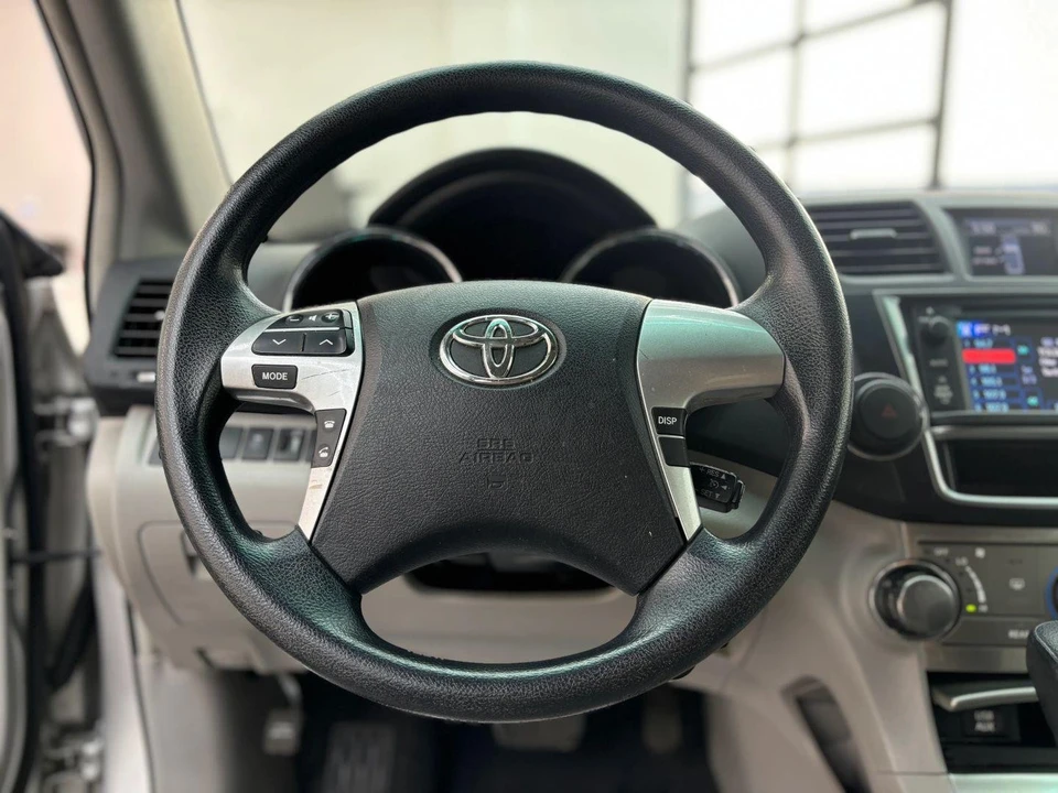 2013 Toyota Highlander - Image 13 of 18