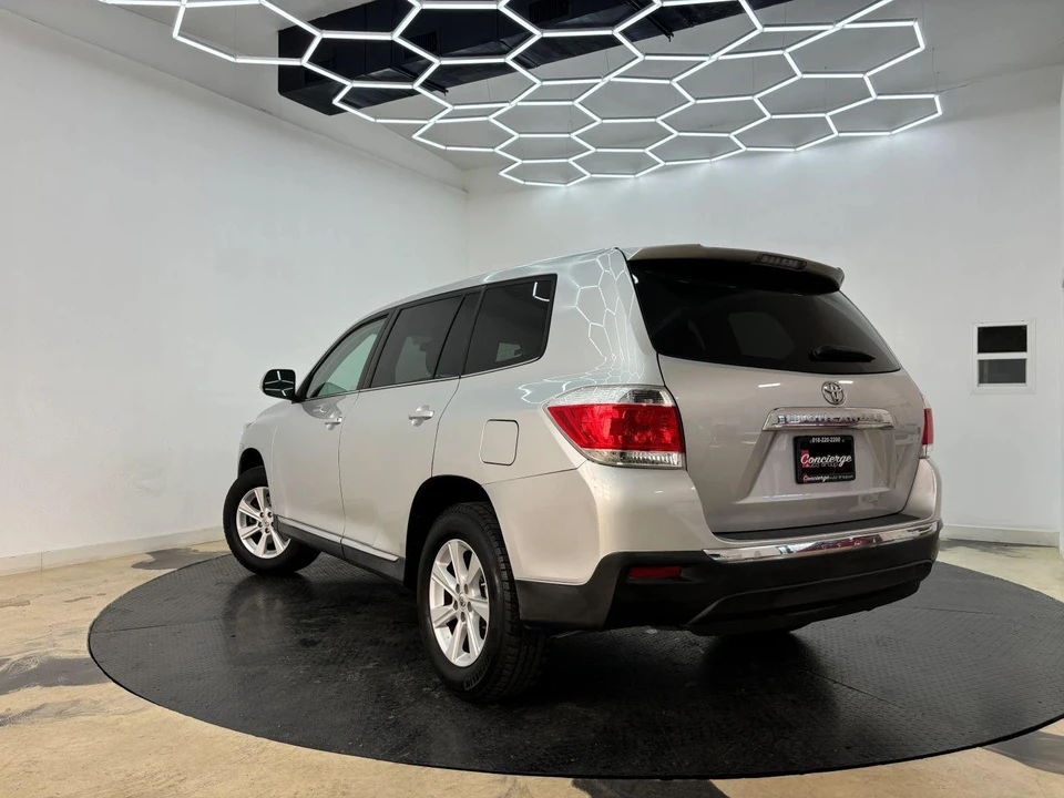 2013 Toyota Highlander - Image 6 of 18