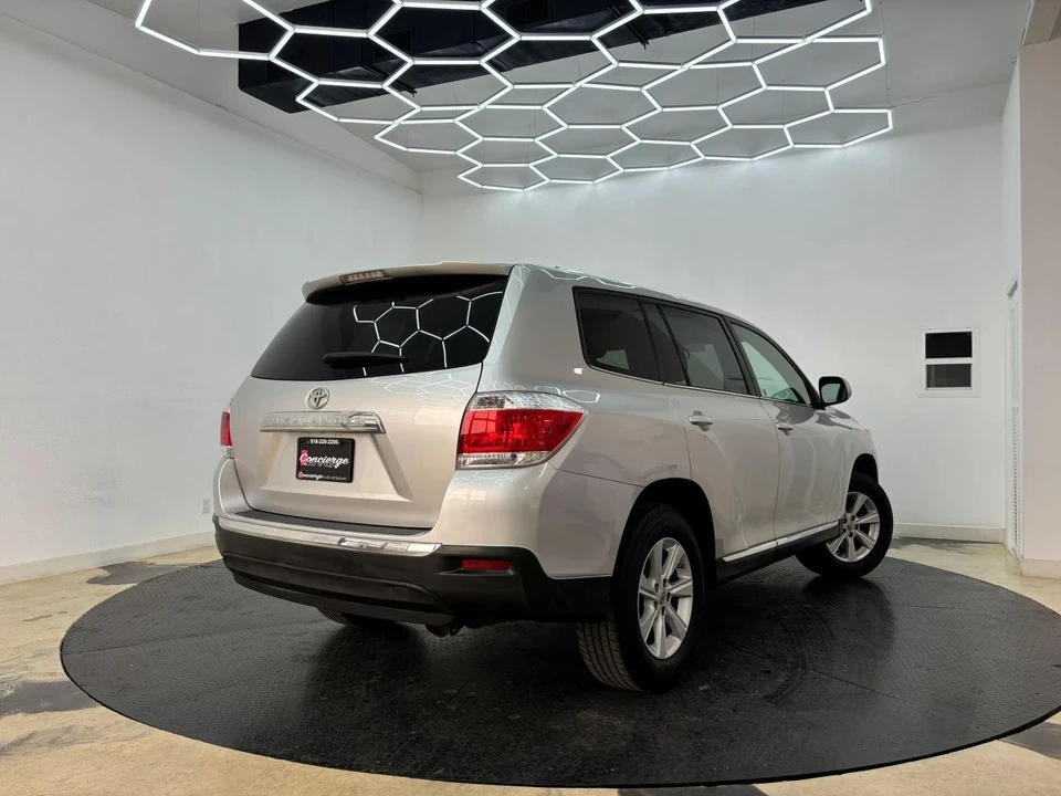 2013 Toyota Highlander - Image 4 of 18