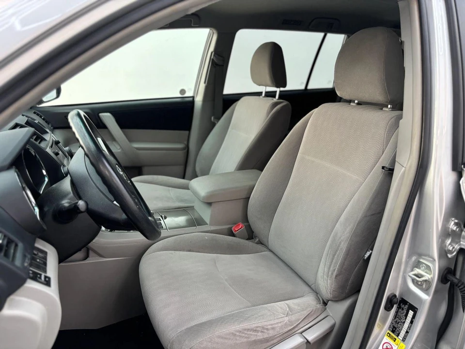 2013 Toyota Highlander - Image 10 of 18